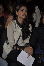 Sonam Kapoor at the launch of WIFT India in Taj Land_s End, Mumbai on 6th March 2012 (30).JPG